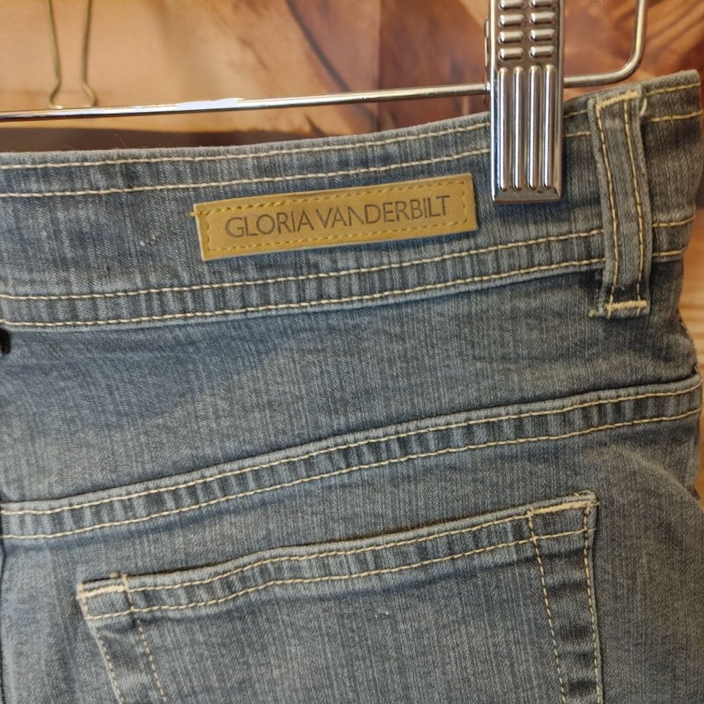 Gloria Vanderbilt Women's Light Wash Denim Straight Leg Jeans 8 - Picture 3 of 5